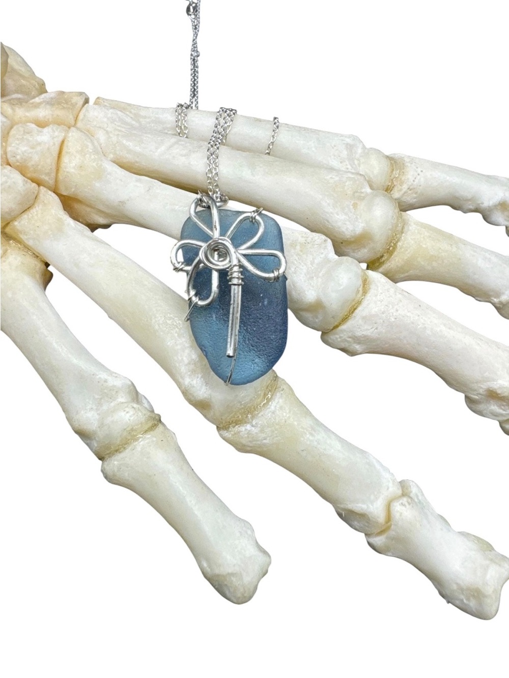 Vintage Sterling Silver Floral Wire Wrapped Blue Sea Glass Pendant Necklace